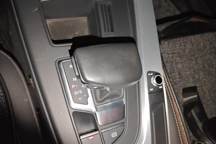 Used Audi A4L 2022 40 TFSI Fashion Dynamic Model
