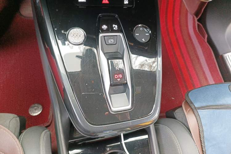 Used Audi Q4 e-tron 2023 40 e-tron Boundary Edition Gear Lever