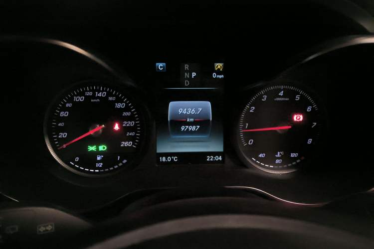 Used Mercedes-Benz GLC 2018 Facelift GLC 260 4MATIC Luxury Edition
