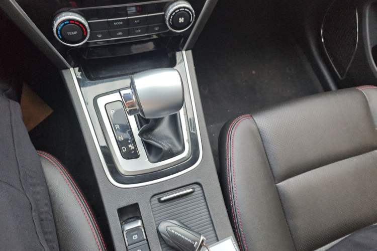 Used Leopaard CS10 2017 2.0T Automatic Urban Version Gear Lever