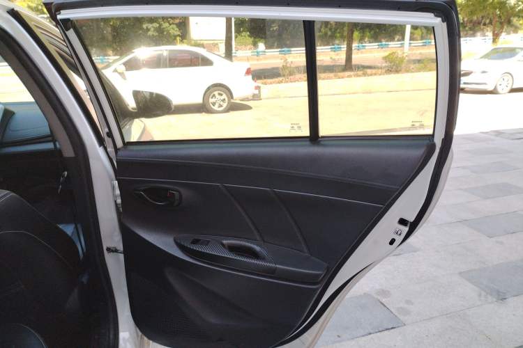 Used Toyota YARiS L Zhi Xuan 2016 Revised 1.5E CVT Charming Edition
