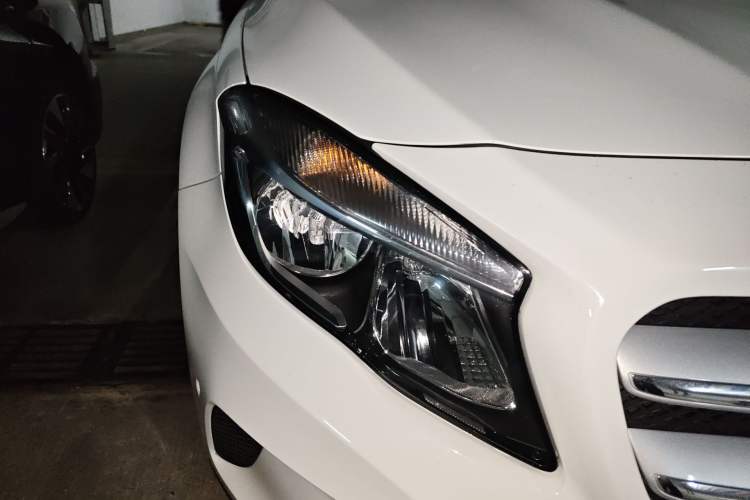 Used Mercedes-Benz GLA 2015 GLA 200 Sport Edition Right Front Headlight