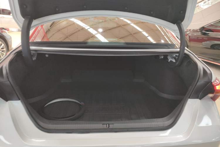 Used Toyota Avalon 2024 Dual-Engine 2.5L XLE Premium Edition