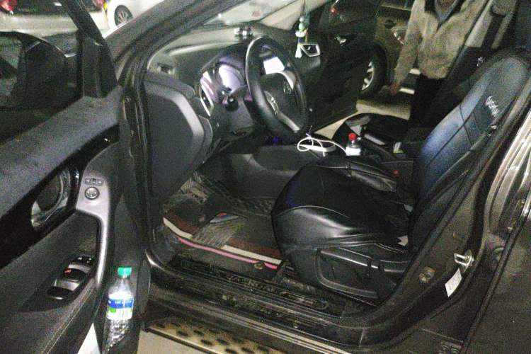 Used Nissan Qashqai 2016 2.0L CVT Elite Edition Driver Seat