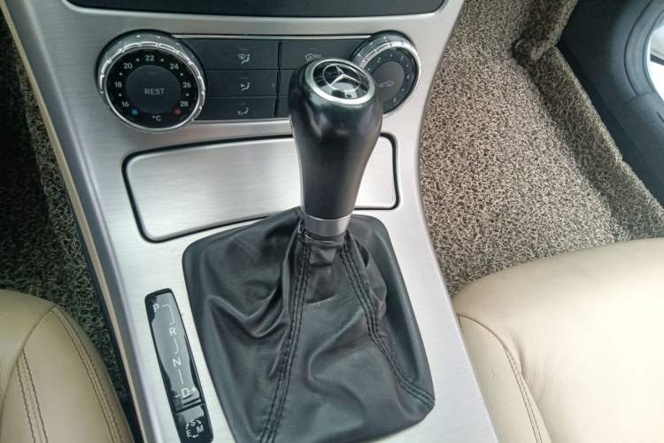 Used Mercedes-Benz SLK-Class 2011 SLK 200 Fashion Model Gear Lever