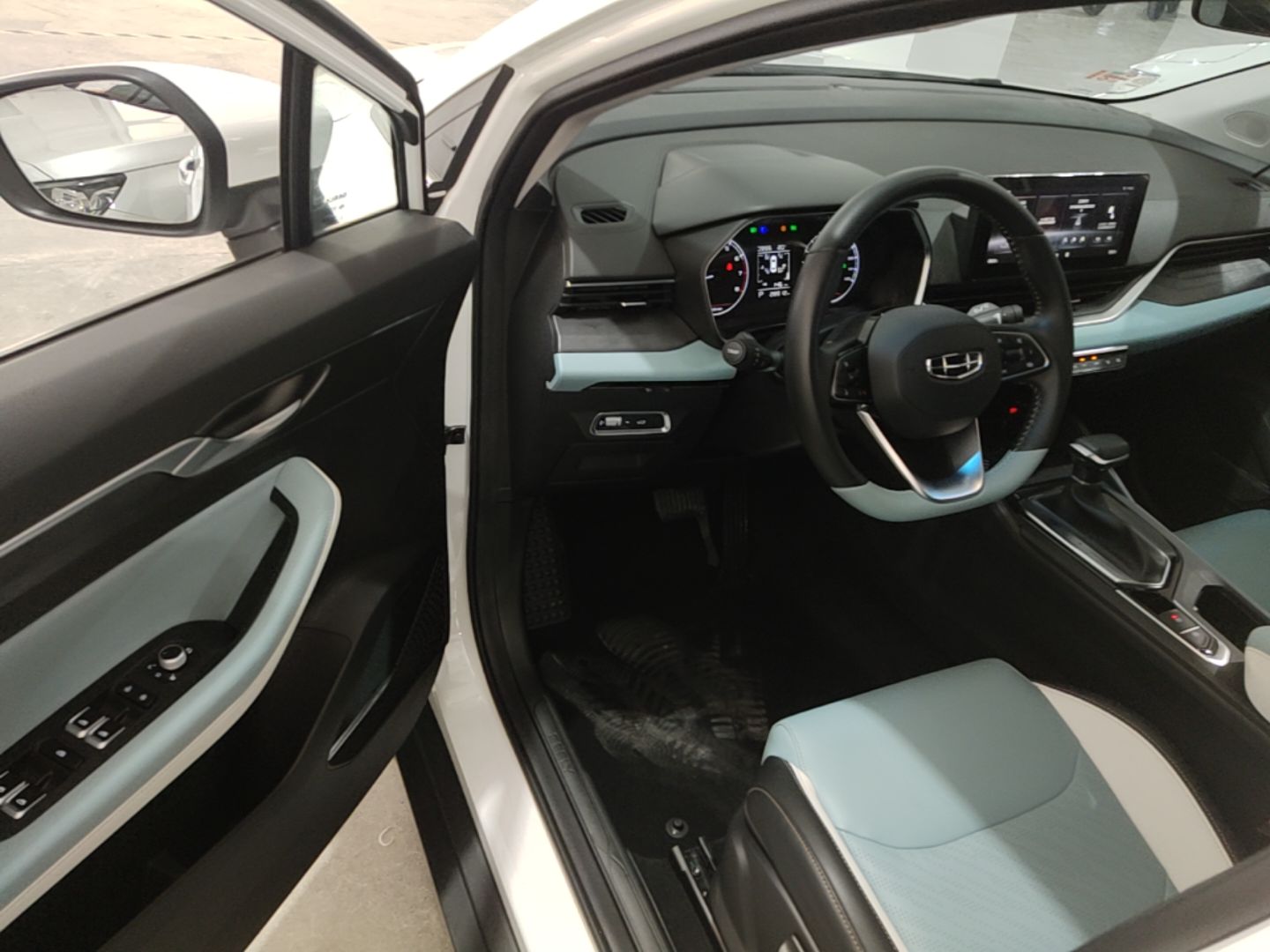 Geely Auto Emgrand S 2022 1.4T CVT Crossover Player Edition — снимка 18