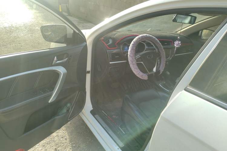 Used Geely Auto Emgrand 2016 Sedan 1.5L CVT Upward Version
