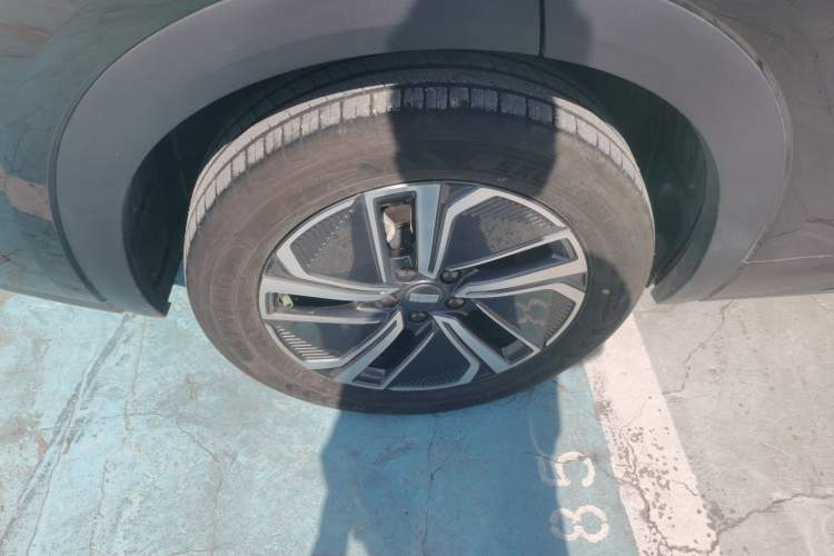 Used Geely Galaxy Galaxy Xingjian 7 EM-i 2025 120km Exploration+ Version