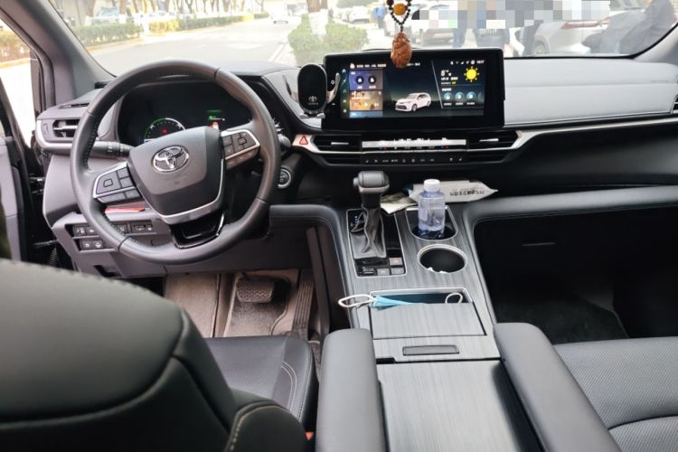 Used Toyota Sienna 2024 2.5L Hybrid Prestige Deluxe Edition
