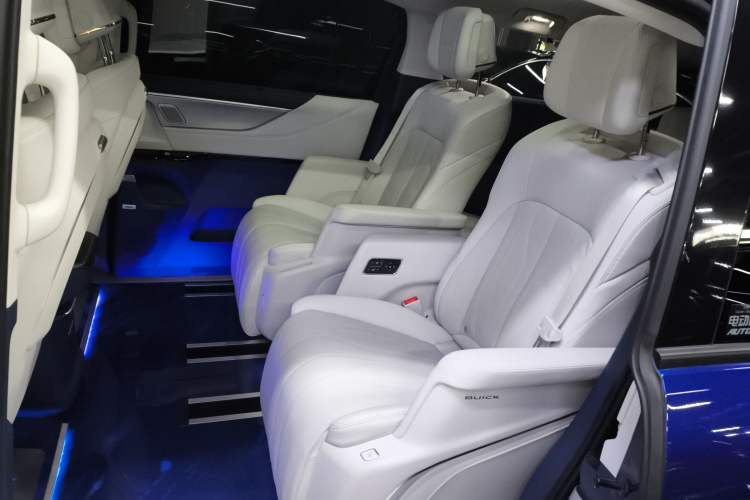 Used Buick GL8 New Energy 2024 Lu Zun Luxury Edition 7-Seater Left Rear Seat