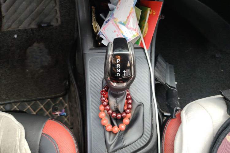 Used Luxgen U5 SUV 2017 1.6L CVT Knight Edition Gear Lever