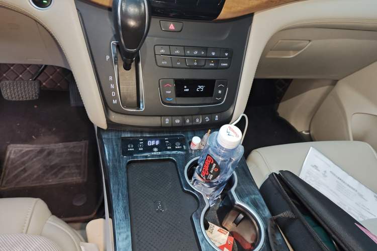 Used Buick GL8 2018 ES 28T Comfort Model China VI Standard Gear Lever