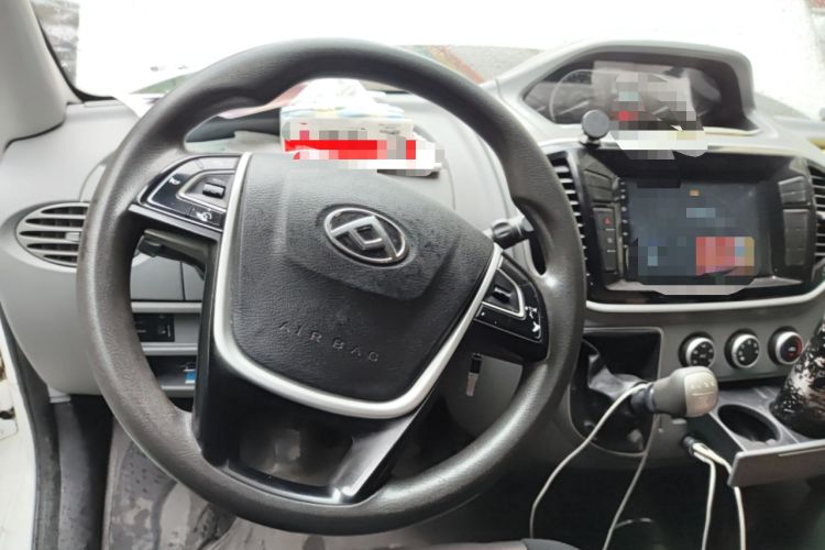 Used SAIC MAXUS Xintu V80 2019 2.5T Classic Model 6-Speed Manual Aotong Long Wheelbase Mid-Height 7-Seater
