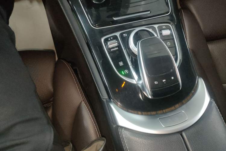 Used Mercedes-Benz GLC 2018 GLC 260 4MATIC Luxury Model
