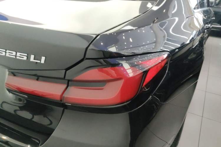 Used BMW 5 Series 2021 525Li Luxury Package
