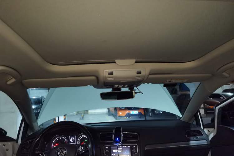 Used Volkswagen Golf 2017 230TSI Automatic Luxury Million-Vehicle Commemorative Edition
