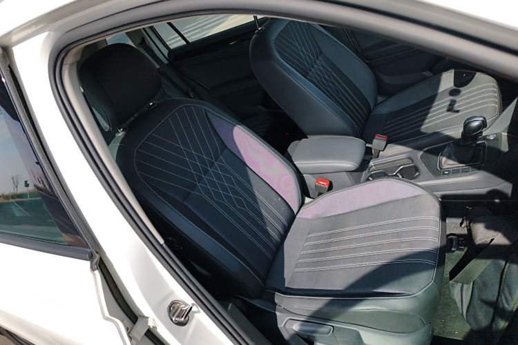 Used Volkswagen Tiguan L 2022 330TSI Automatic Two-Wheel Drive Comfort Edition
