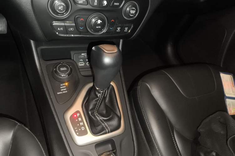 Used Jeep Cherokee 2016 2.4L Professional Smart Version