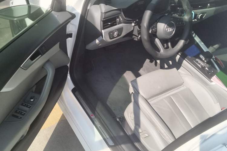 Used Audi A4L 2020 40 TFSI Luxury Dynamic Model