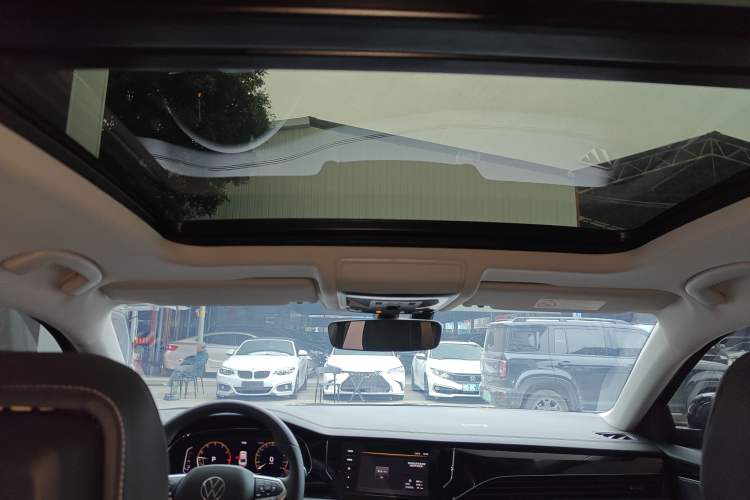 Used Volkswagen Passat 2026 Model, Outstanding 380TSI Xingkong Longteng Edition Headliner