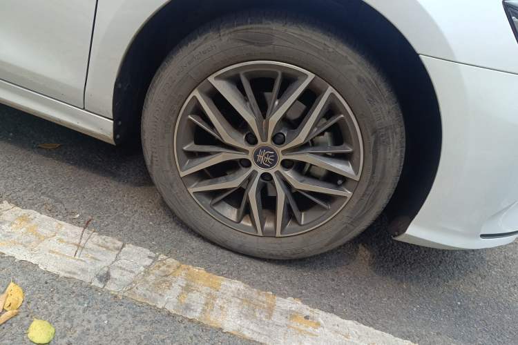 Used BYD Qin PLUS 2021 DM-i 120KM Flagship Model Right Front Wheel Hub