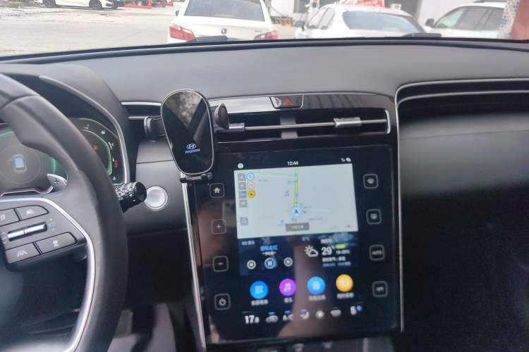 Used Hyundai Tucson 2023 Tucson L 1.5T Automatic Two-Wheel Drive DLX Luxury Edition Audio And AC Panel