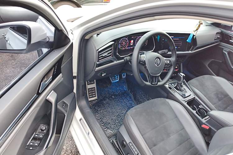 Used Volkswagen Sagitar 2022 280TSI DSG Excellence Edition Driver Seat