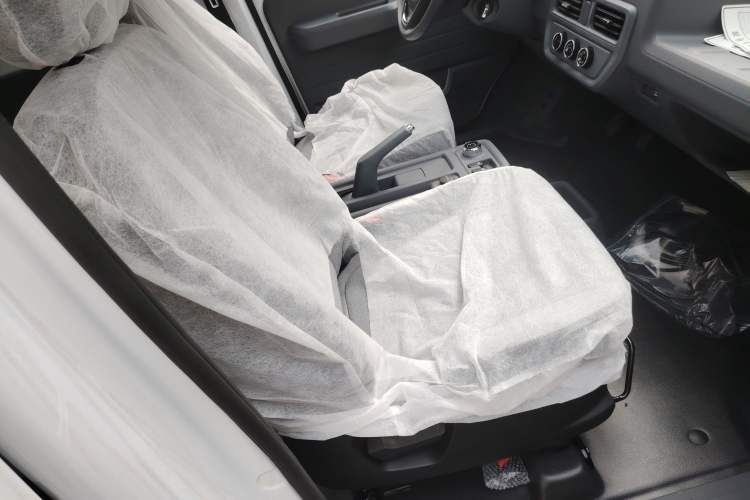 Used Wuling Yangguang 2024 300KM Comfort Version Passenger Van 75kW