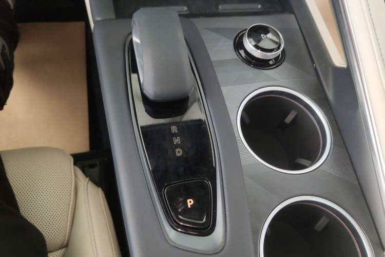 Used Zeekr 001 2026 95° All-Wheel-Drive Max Edition Gear Lever