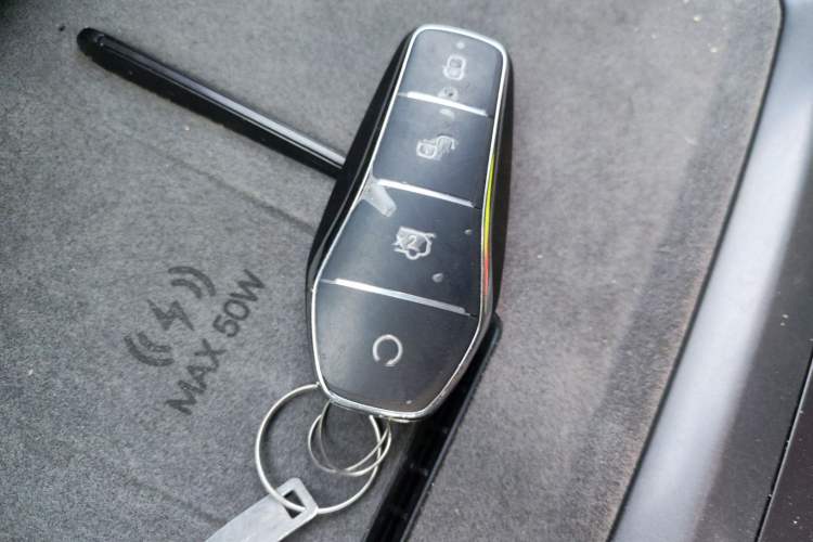 Used BYD Song L EV 2025 Intelligent Driving Version 662 km LiDAR Excellence Edition Interior 1