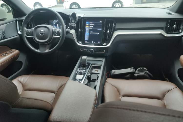 Used Volvo S60 2022 B4 Zhiyi Luxury Edition