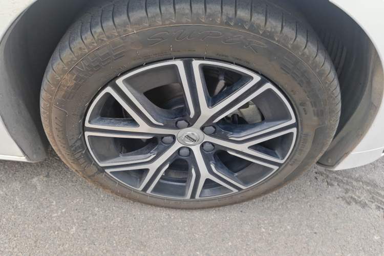 Used Volvo S60 2023 B4 Zhiyi Luxury Edition
