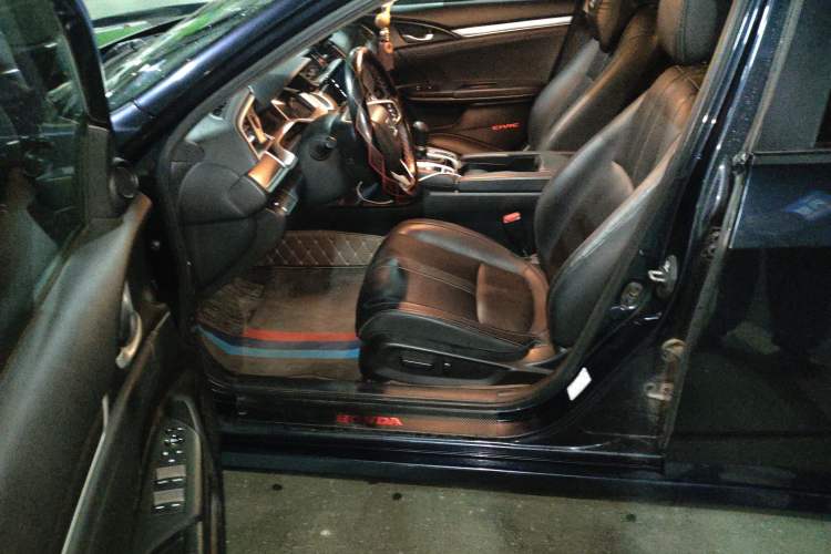 Used Honda Civic 2016 220TURBO CVT Prestige Edition
