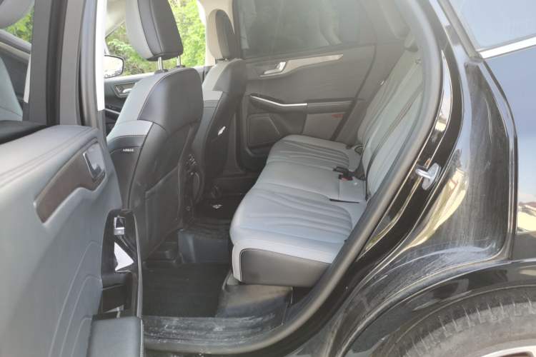 Used Ford Escape 2020 EcoBoost 245 Four-Wheel Drive Luxury Edition
