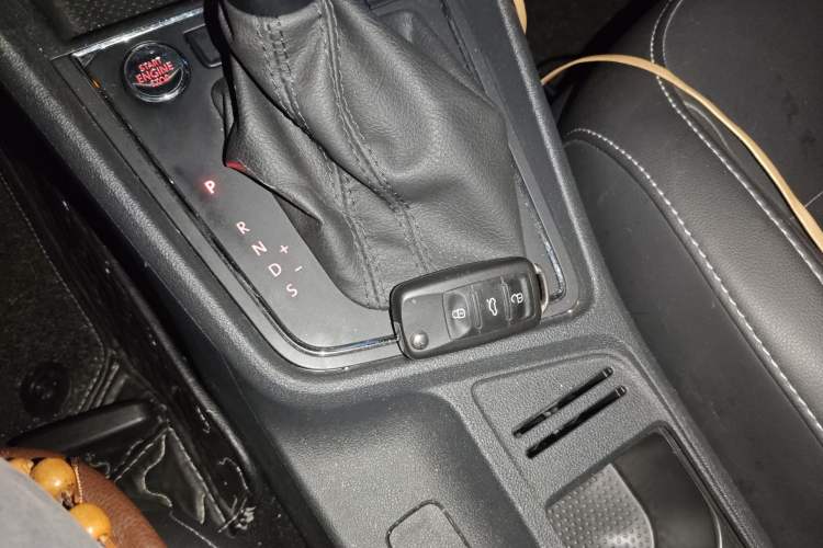 Used Volkswagen Lavida 2017 1.6L Automatic Comfort Edition
