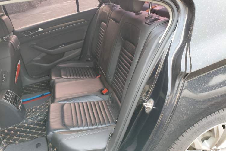 Used Volkswagen Magotan 2018 380TSI DSG Luxury Model Left Rear Seat