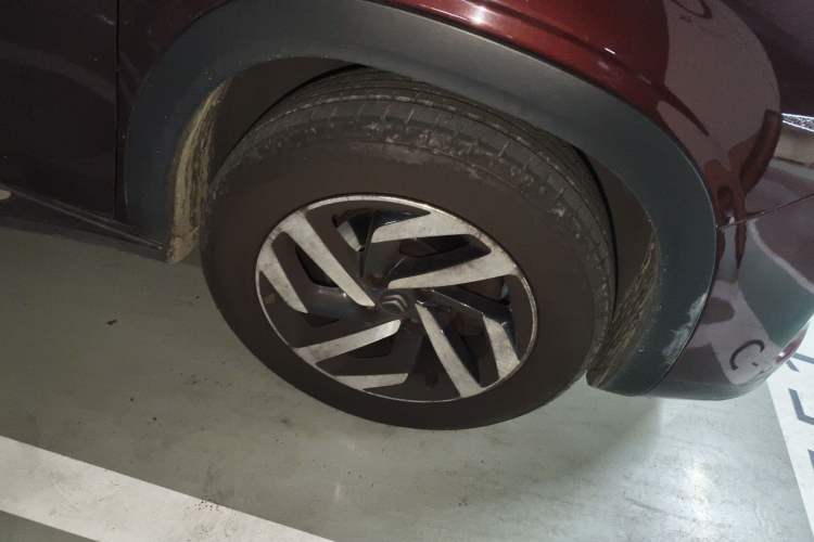 Used Citroen C3-XR 2018 1.6L Automatic Pioneer Model Right Front Wheel Hub