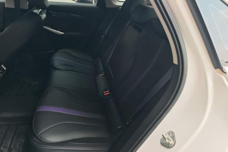 Used Geely Auto Preface 2024 Zhiqing 1.5TD Galaxy Edition Left Rear Seat