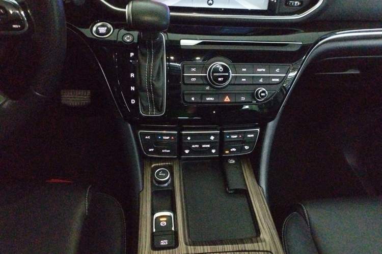 Used GAC Trumpchi M8 2020 Flagship Model 390T Deluxe Edition Gear Lever