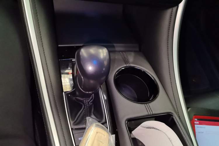 Used Toyota Avalon 2022 Dual-Engine 2.5L Luxury Edition Gear Lever