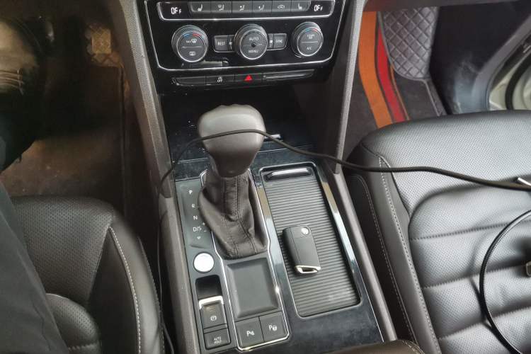 Used Volkswagen Teramont 2019 330TSI Two-Wheel-Drive Luxury Edition China VI Standard
