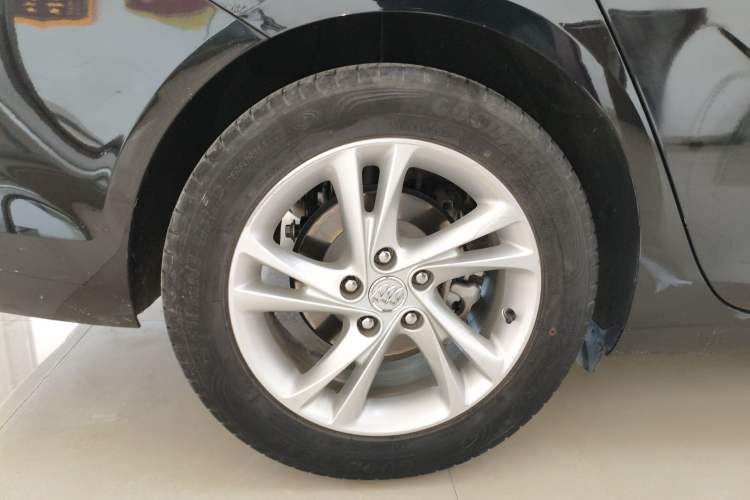 Used Buick Regal 2020 552T Elite Edition Right Rear Wheel Hub
