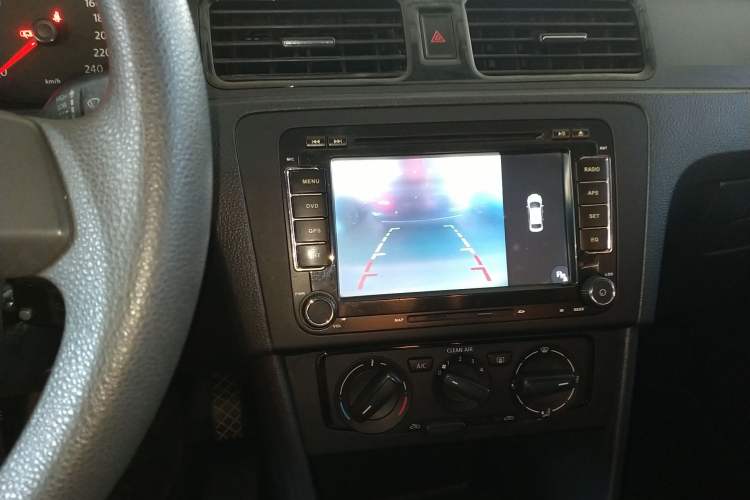 Used Volkswagen Santana 2015 1.6L Automatic Fashion Edition