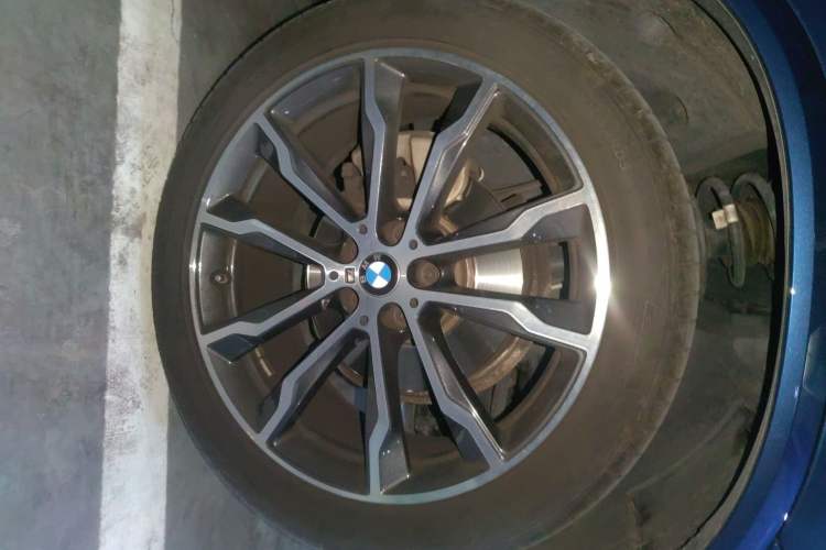 Used BMW X3 2022 xDrive30i Luxury Model M Night Sky Package Right Front Wheel Hub