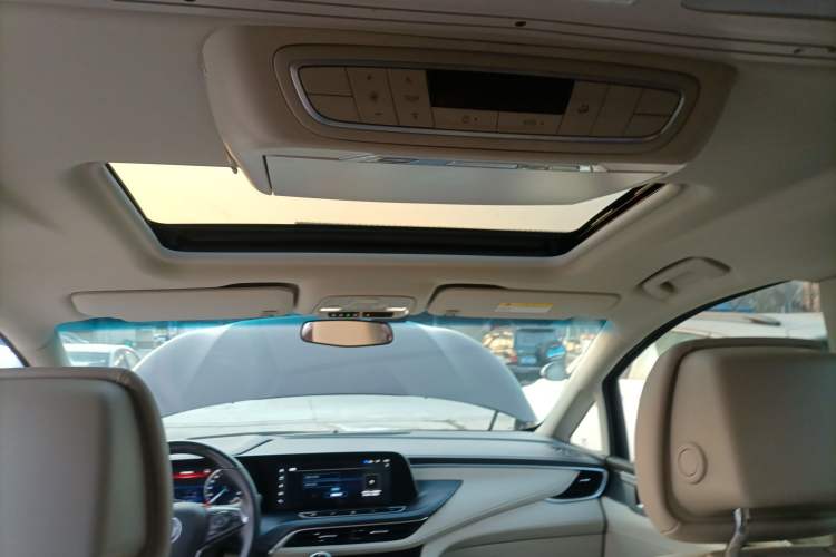 Used Buick GL8 2022 ES Landtrek 653T Comfort Edition