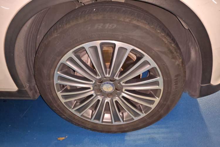 Used Mercedes-Benz GLC 2016 GLC 200 4MATIC Right Front Wheel Hub