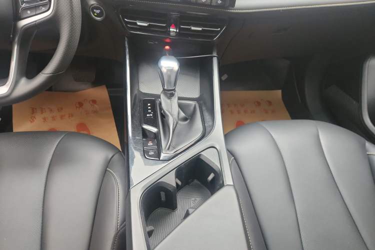 Used Roewe i5 2021 1.5L CVT Diamond Edition
