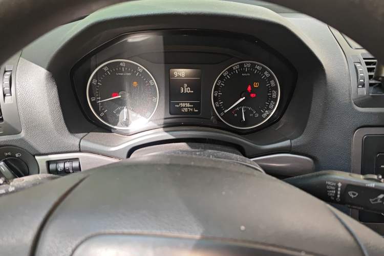 Used Skoda Octavia 2013 1.6L Manual Yijie Edition Instrument Cluster