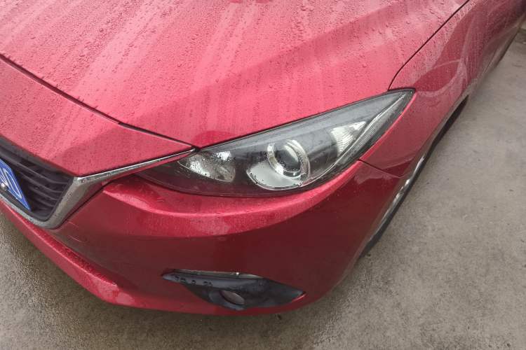 Used Mazda 3 Axela 2014 Sedan 1.5L Automatic Luxury Model