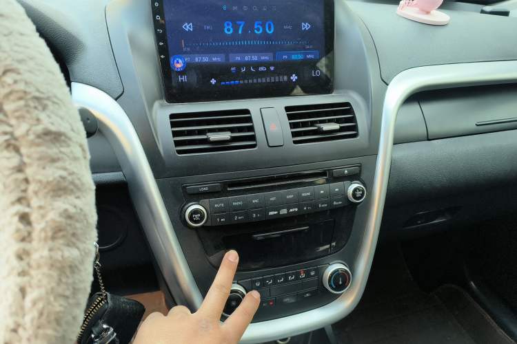 Used Bestune X80 2013 2.0L automatic comfort version
